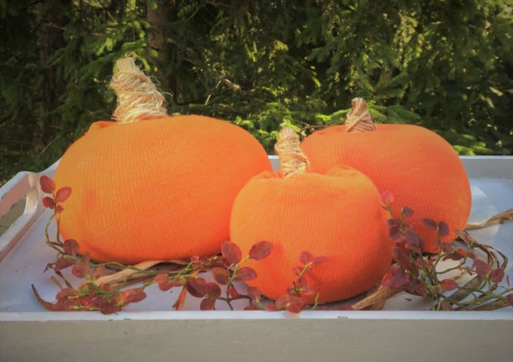 Fall decor – easy sock pumpkins